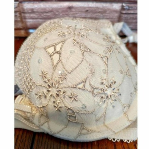 Victoria's Secret Dream Angel bra 32B cream embellished - Picture 3 of 7